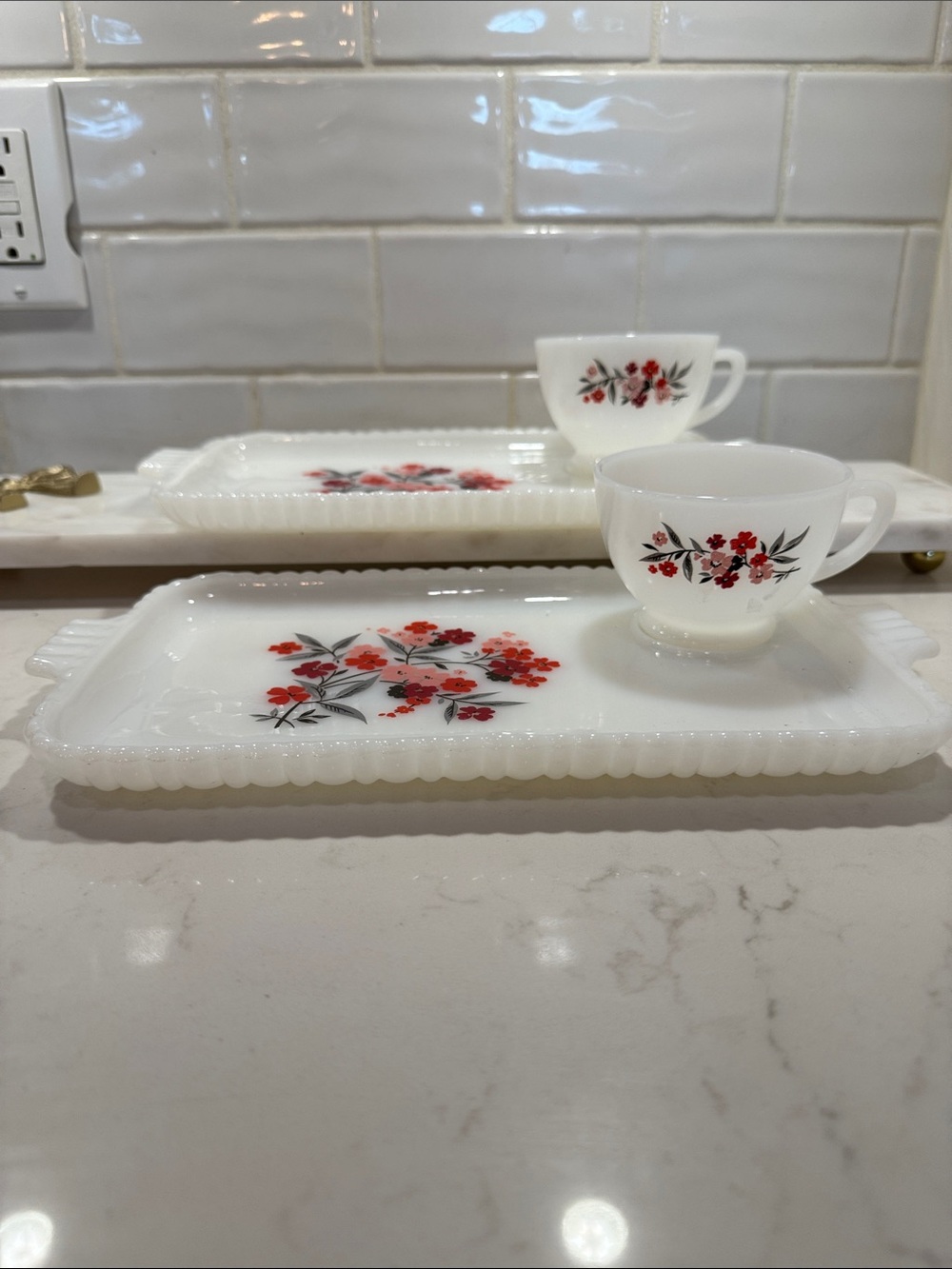 🌹🌸 Vintage FireKing Milk Glass Floral Snack Trays (set of 2) Primrose Pattern